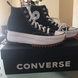 BRAND NEW Never worn Converse “Run Star Hike Hi”